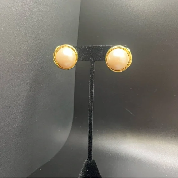 Marvella Faux Pearl Cabochon Style Clip On Earrings Gold Tone Chunky Vintage - Picture 2 of 9